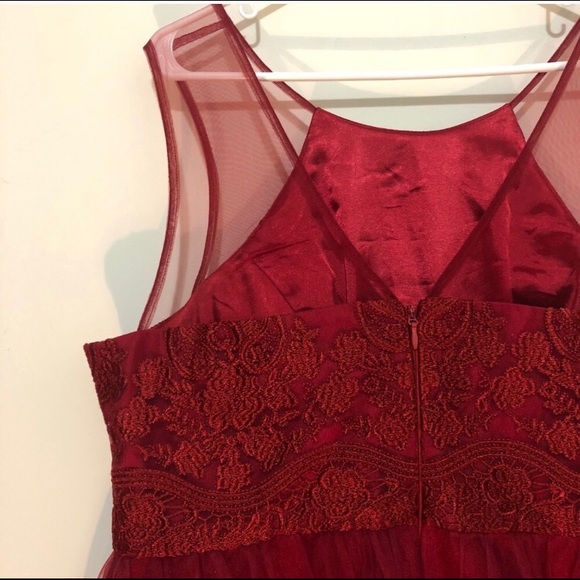 Chi Chi London Exquisite Elegance Lace Dress - Picture 8 of 8